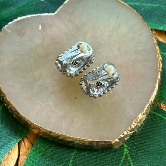 BOGO FREE Vintage JC Sunflower Earrings clip on earrings - Picture 6 of 6